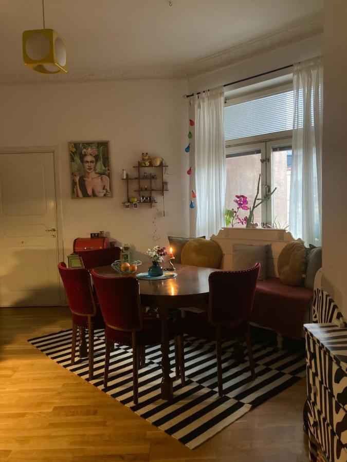 Rum Med Eget Badrum Och Stort, Delat Koek,Centralt I Malmoe A Room In An Apartment, Own Bathroom And Kitchen Shared With A Family Eksteriør bilde